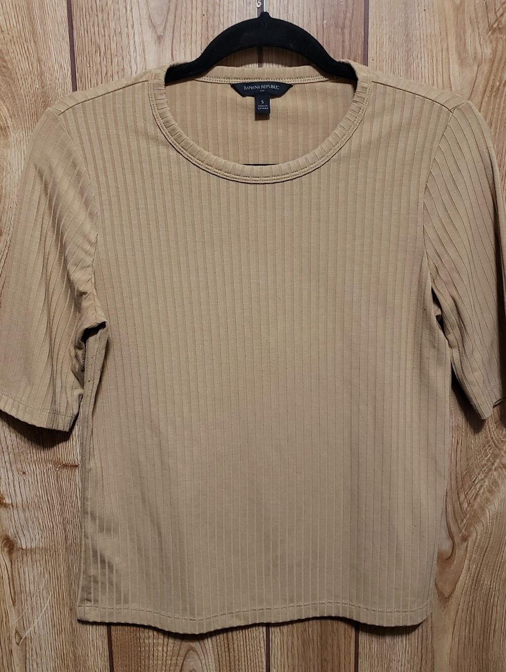 banana republic  Rib Knit T-shirt men Small Tan Bloke Business Casual Comfort